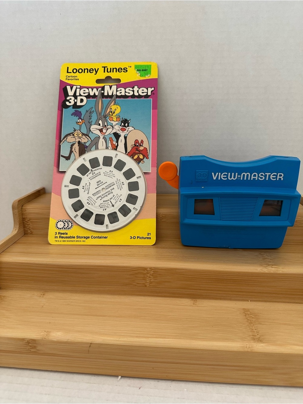 Vintage View-Master With NIP 1989 Looney Tunes 3 Reels 3-D Pictures